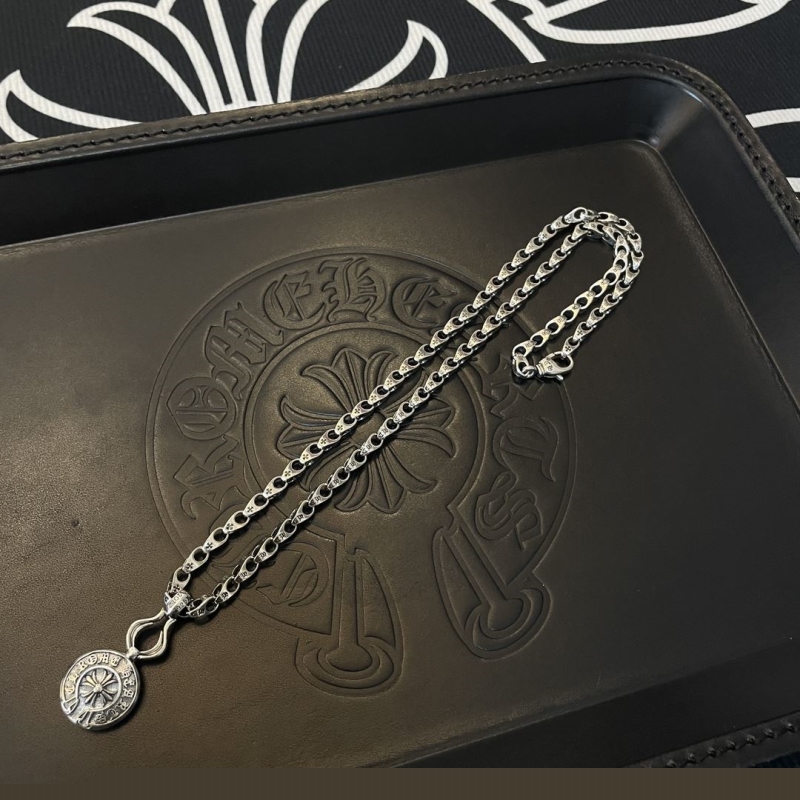 Ch**me He**ts necklaces